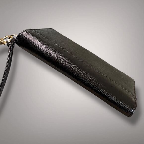 Like New TORY BURCH Black Saffiano Leather Robinson Envelope Wristlet Clutch - Picture 4 of 14